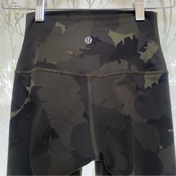 Lululemon green camo palm party high low roll waist wunder under crop leggings - Picture 5 of 12